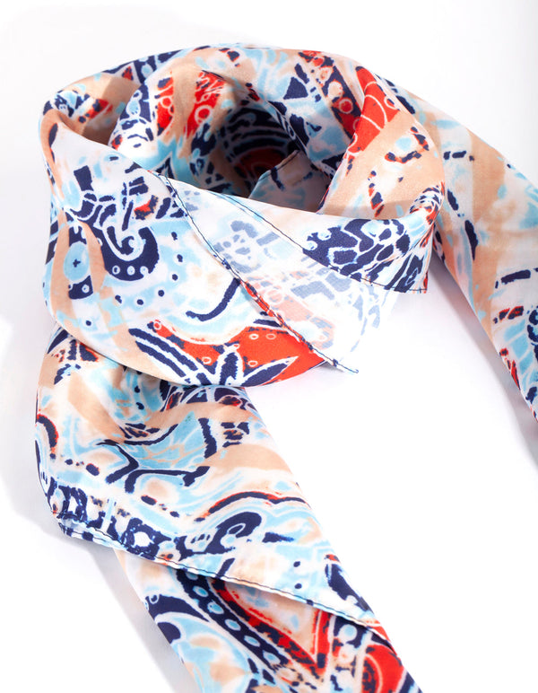 Jasnoniebieski szalik w stylu paisley