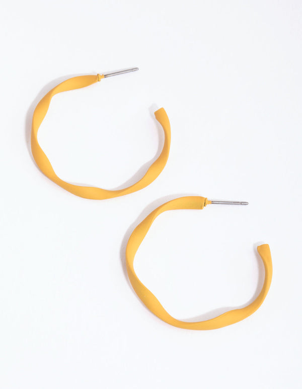 Matte Wavey Hoop Earrings