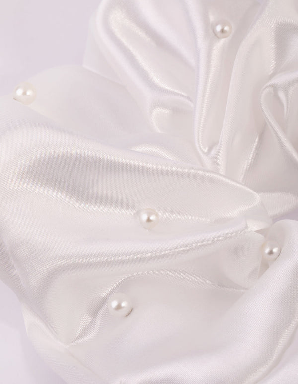 Oversized Pearl Detail Scrunchie