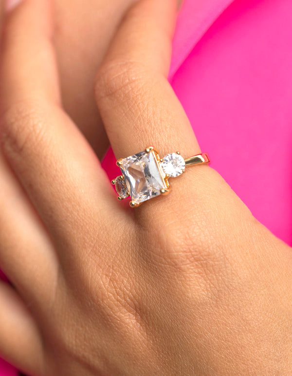 金色方晶锆石订婚戒指