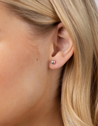 Sterling Silver Graduated Stud Pack - link has visual effect only