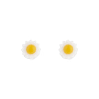 Small Daisy Stud Earrings - link has visual effect only