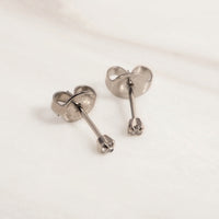 Studex 2mm Cubic Zirconia Chirurgisch Stalen Oorknopje - link has visual effect only