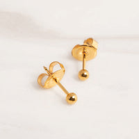 Studex 3mm bol 24K lichtgouden oorbel - link has visual effect only