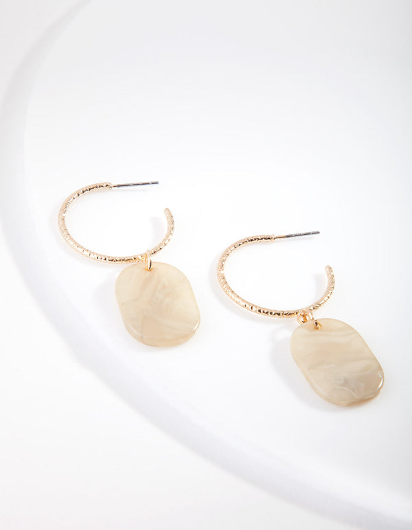 Złote akrylowe kolczyki koła z zawieszkami