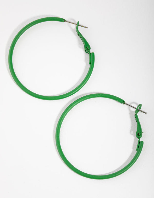 Kolczyki koła średniej wielkości z matową powłoką w kolorze zielonym