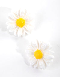 Plastic Daisy Stud Earrings - link has visual effect only