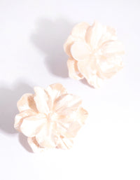 Matte Blush Daisy Petal Stud Earrings - link has visual effect only