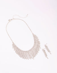 Set van zilveren diamanten kwastjesketting en oorbellen - link has visual effect only