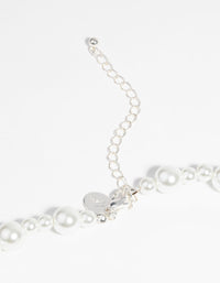 Silver Graduated Pearl Necklace - link has visual effect only