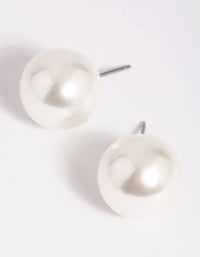 Silver Pearly Stud Earrings - link has visual effect only