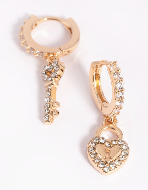 Gouden diamanten hart en sleutel Huggie Hoop oorbellen