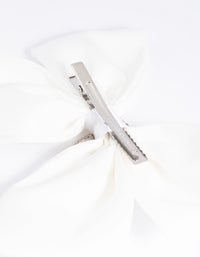 White Daisy Tassel Bow Clip - link has visual effect only